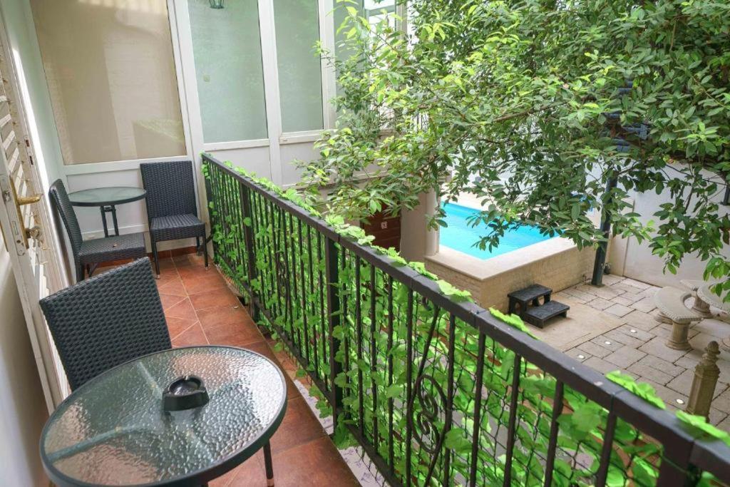 Heritage Residence In Center With Pool- Apartments Vodice Buitenkant foto