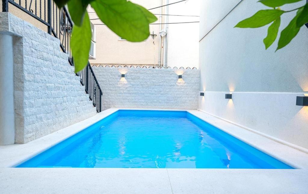 Heritage Residence In Center With Pool- Apartments Vodice Buitenkant foto