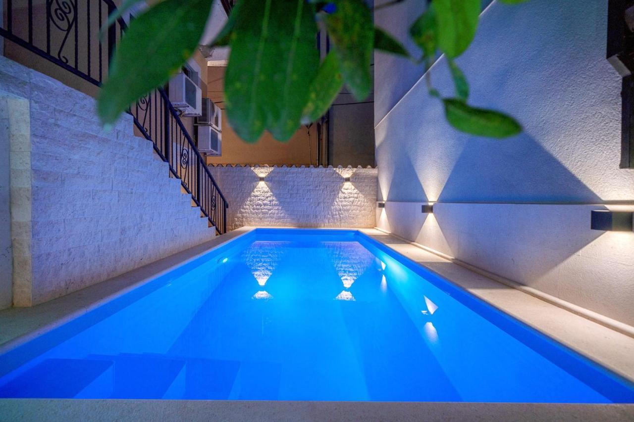 Heritage Residence In Center With Pool- Apartments Vodice Buitenkant foto